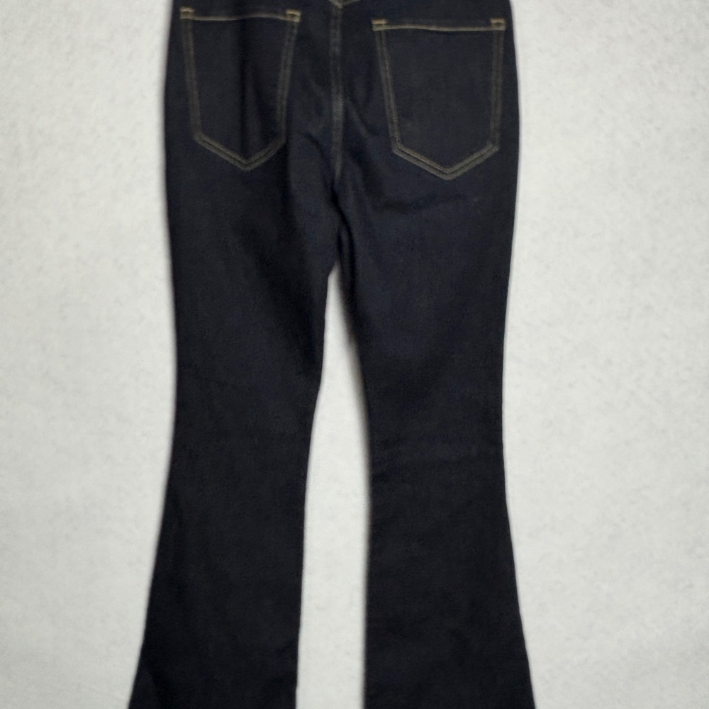 Banana Republic High Rise Flare Jeans
Size 27 Like New! - Picture 2 of 4